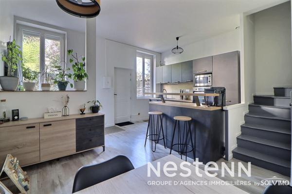 Coeur Village, Maison en duplex T4, 64m2, terrasse et stationnement.