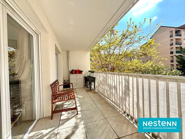 T3, TRAVERSANT, PROCHE MONTCHAT, PARKING, 2 BALCONS
