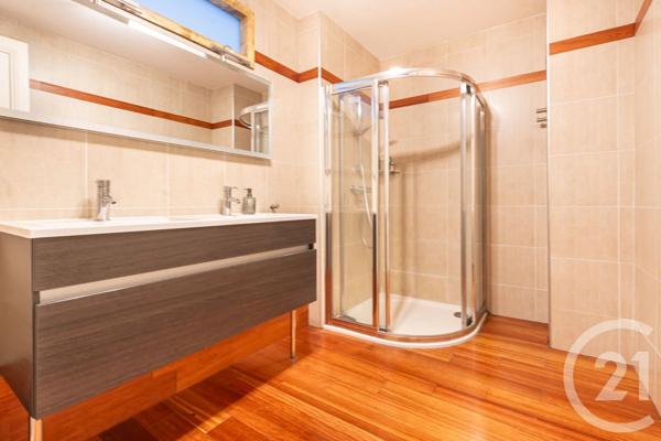 Appartement F4 à vendre  3 pièces - 97 m 2   ST ETIENNE  - 42