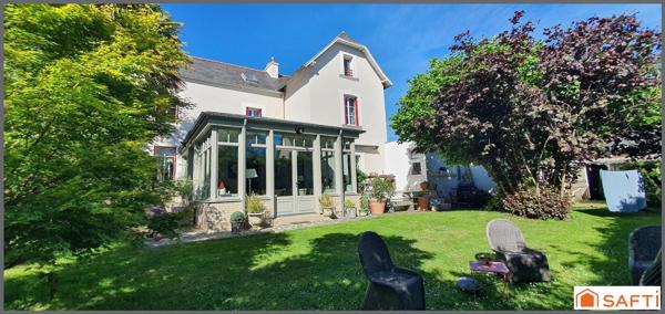 MAISON DE CARACTÈRE de 292 m2 , BELLE DEMEURE FAMILIALE , 7 CHAMBRES , TERRAIN de 2110 m2 en grande partie constructible.