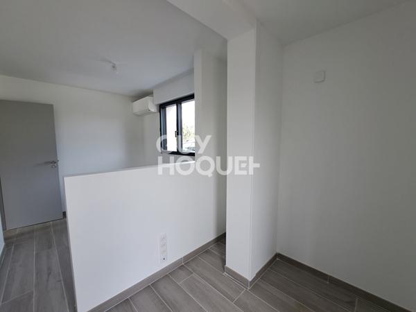 Maison meublée individuelle neuve avec jardin
