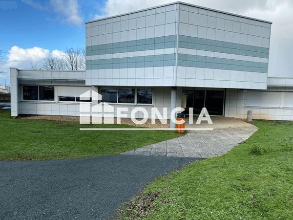 Location Local commercial 1 pièce 24 m² - PLACE FRANCOIS QUESNAY Niort 79000