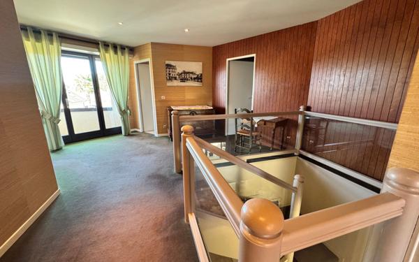 Maison à vendre    5 pièces • 238 m2 Idron