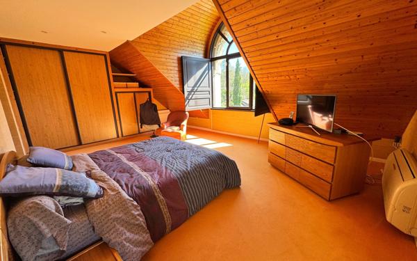 Maison à vendre    5 pièces • 238 m2 Idron