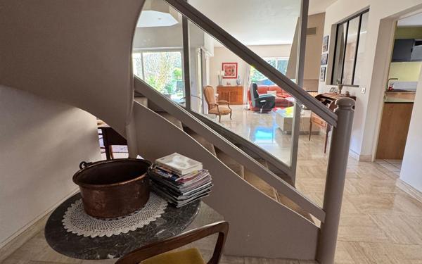 Maison à vendre    5 pièces • 238 m2 Idron