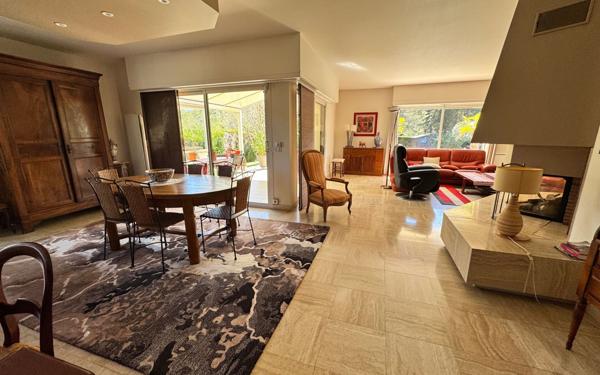 Maison à vendre    5 pièces • 238 m2 Idron