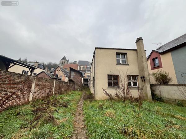 Immeuble à vendre à Beaumont-le-Roger dans l'Eure (27170), ref : 01912