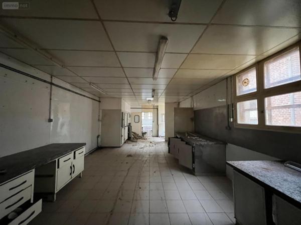 Immeuble à vendre à Beaumont-le-Roger dans l'Eure (27170), ref : 01912