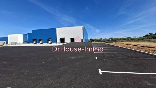 Commerce à louer 3 pièces de 1 055 m²