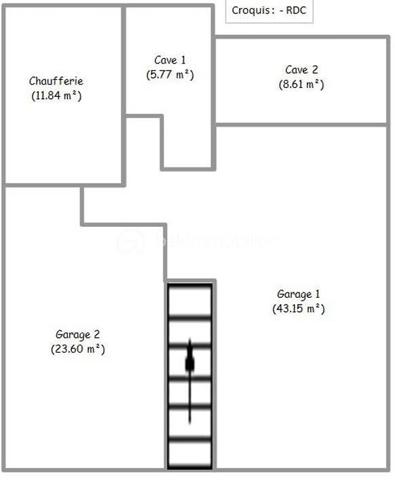 Maison familiale avec appartement T3 indépendant - Fort potentiel à Thairy

Au cœur du hameau de Thairy, dans un environnement résidentiel calme et recherché, découvrez cette maison individuelle de 1971 offrant de nombreuses possibilités d'aménagement sur une parcelle de 1 246 m².

Développant environ 180 m² habitables pour près de 285 m² de surface utile, cette propriété séduit par ses volumes généreux, ses nombreux espaces annexes et son fort potentiel d'évolution.

La maison principale comprend une entrée, un séjour lumineux, une cuisine, quatre chambres, une salle d'eau, un WC indépendant ainsi que plusieurs espaces de rangement, caves et locaux techniques.

Attenant à l'habitation, un appartement T3 indépendant constitue un véritable atout. Composé d'un séjour avec cuisine, de deux chambres, d'une salle de bains, d'un cellier et de plusieurs dégagements, il permet d'envisager différents projets : logement pour un membre de la famille, habitat intergénérationnel, activité professionnelle à domicile ou encore investissement locatif générant un revenu complémentaire.

La propriété bénéficie également de deux grands garages, de plusieurs places de stationnement et de vastes espaces de stockage.

Des travaux de rénovation énergétique et de modernisation sont à prévoir afin de révéler tout le potentiel de cette maison. Afin d'accompagner les futurs acquéreurs dans leur projet, un audit énergétique complet a déjà été réalisé, incluant des préconisations de travaux et une estimation budgétaire des améliorations envisageables.

Rare sur le secteur par sa configuration, ses volumes et sa capacité à accueillir plusieurs projets de vie, cette propriété représente une belle opportunité pour une famille à la recherche d'espace ou pour un acquéreur souhaitant conjuguer résidence principale et revenu locatif.

À découvrir sans tarder !