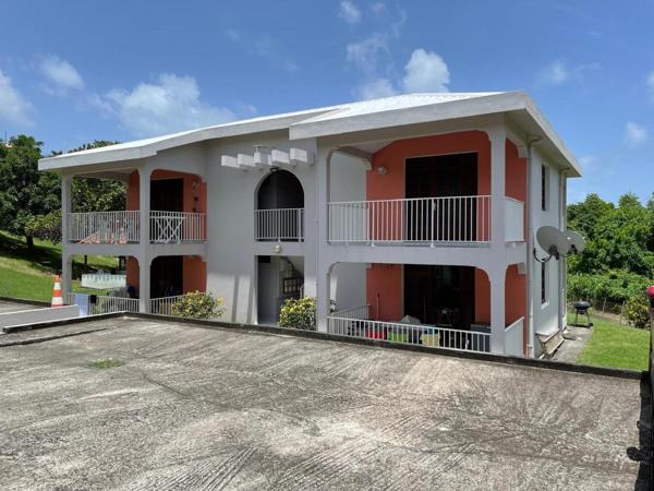 Immeuble de rapport en vente au Marin.