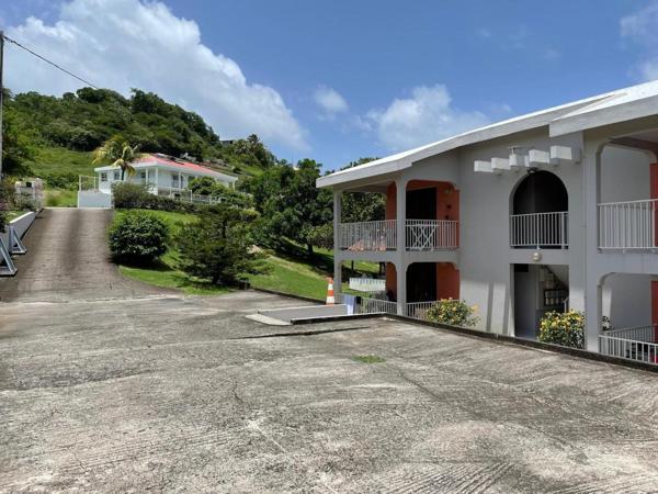 Immeuble de rapport en vente au Marin.