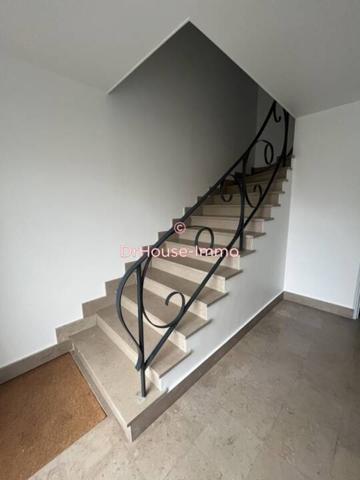 Appartement à louer 6 pièces de 250 m²
