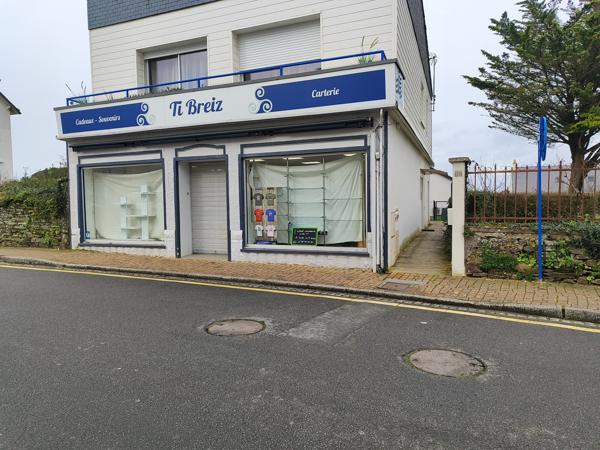 Local commercial plein centre Penstin