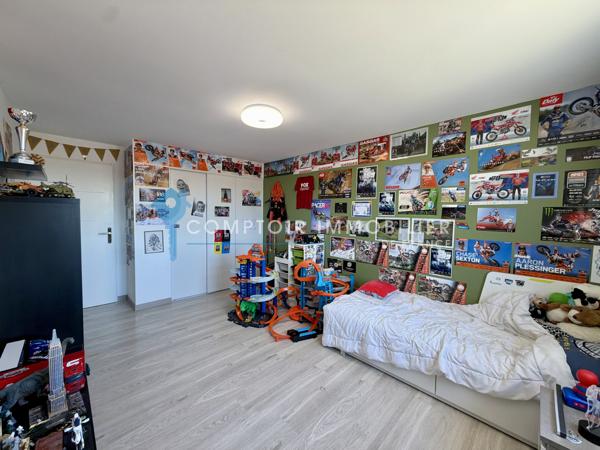 Maison 5 pièce(s) 4 chambre(s) 140 m²
