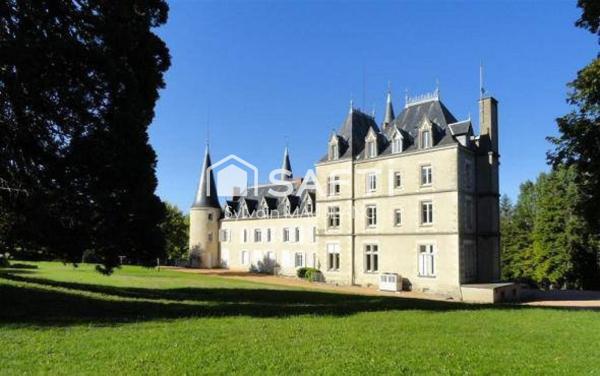 Château rénové du XV et XIXe siècle