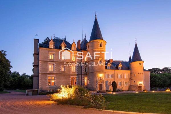 Château rénové du XV et XIXe siècle