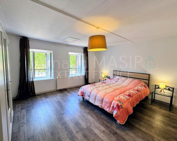 JOLIE MAISON RENOVEE, 3 CH, 2 SDE, 131 M² HAB, JARDIN/TERRASSE PROCHE QUILLAN
