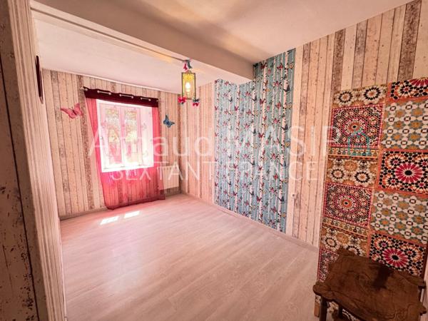 JOLIE MAISON RENOVEE, 3 CH, 2 SDE, 131 M² HAB, JARDIN/TERRASSE PROCHE QUILLAN
