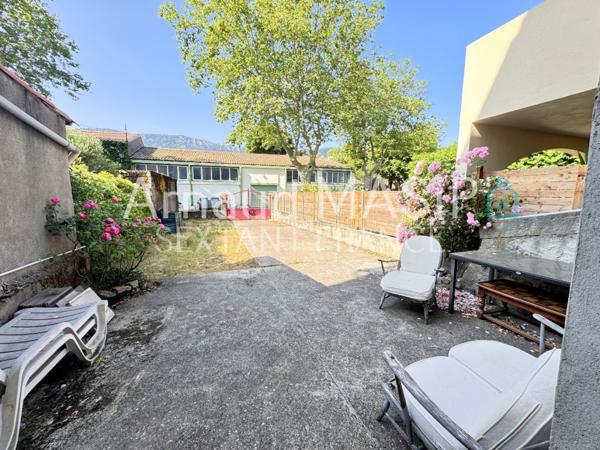 JOLIE MAISON RENOVEE, 3 CH, 2 SDE, 131 M² HAB, JARDIN/TERRASSE PROCHE QUILLAN