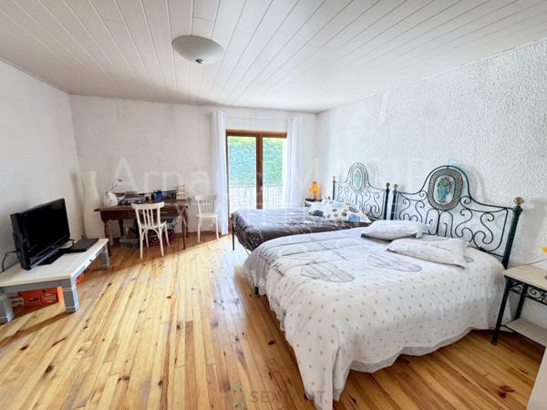 JOLIE MAISON RENOVEE, 3 CH, 2 SDE, 131 M² HAB, JARDIN/TERRASSE PROCHE QUILLAN