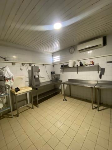 Fonds de commerce + Murs d'immeuble de 3 niveaux 800 m² à vendre SAINT PAUL (974), 2.680.000€