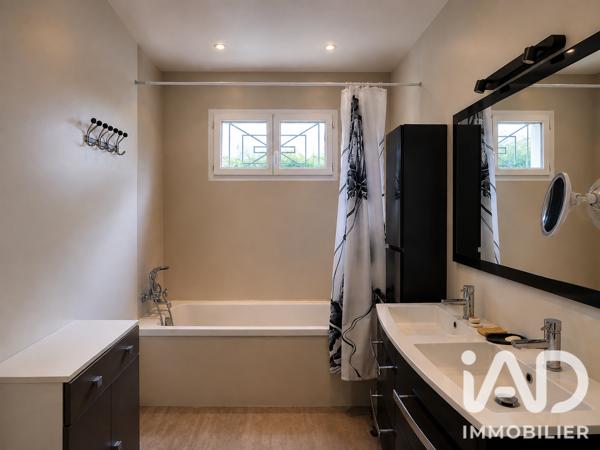 Location appartement 4 pièces 106 m² Le Taillan-Médoc