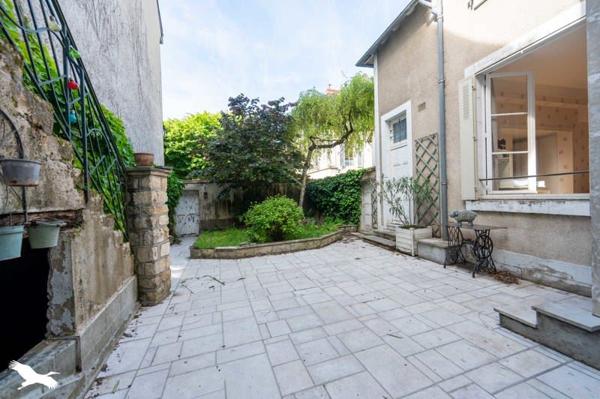 Maison à vendre 375 000 € Bourges 7 p 185 m² DPE F