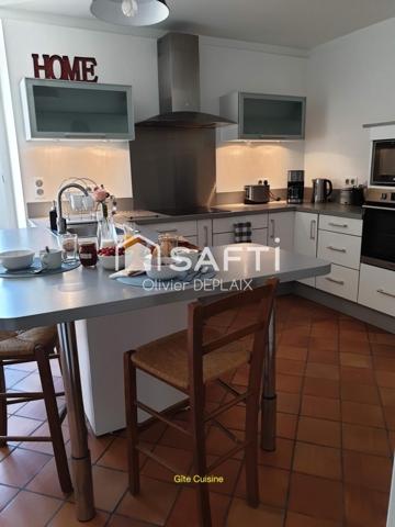 Corps de ferme restauré avec vue Pyrénées et gîte à Nérac (47)