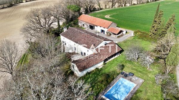 Corps de ferme restauré avec vue Pyrénées et gîte à Nérac (47)