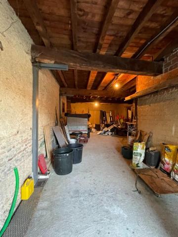 Maison de famille à très fort potentiel dans le centre du Mayet de Montagne