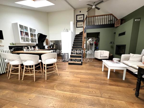 Maison à MORTAGNE-SUR-SEVRE, 85290 - 9 pièces 208m²