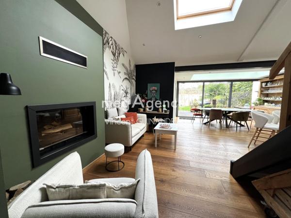 Maison à MORTAGNE-SUR-SEVRE, 85290 - 9 pièces 208m²