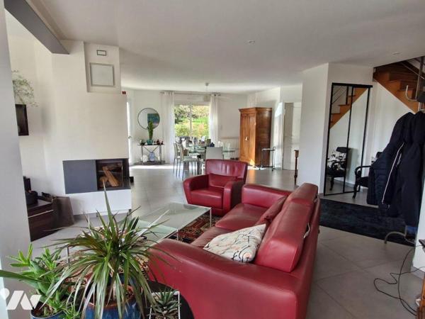 Maison à Vendre à Cesson-Sévigné (35510) en Ille-et-Vilaine (35)
NOUVEAUTE!
Votre office nota...