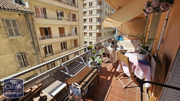 Appartement à vendre 3 pièces 56.6m² Toulon (83000)