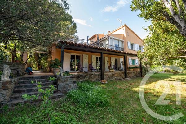 Maison à vendre  5 pièces - 163 m 2   LE LAVANDOU  - 83