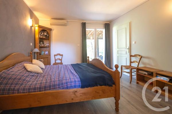 Maison à vendre  5 pièces - 163 m 2   LE LAVANDOU  - 83
