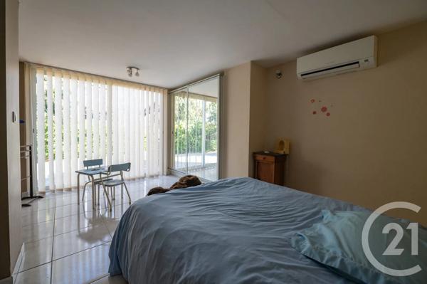 Maison à vendre  5 pièces - 163 m 2   LE LAVANDOU  - 83
