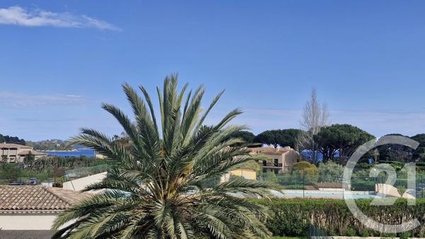 Maison à vendre  5 pièces - 163 m 2   LE LAVANDOU  - 83