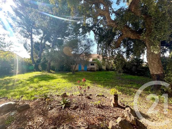 Maison à vendre  5 pièces - 163 m 2   LE LAVANDOU  - 83
