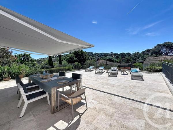 Maison à vendre  5 pièces - 163 m 2   LE LAVANDOU  - 83