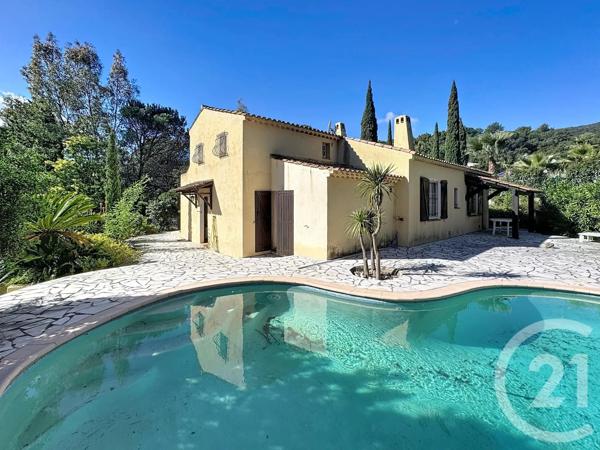 Maison à vendre  5 pièces - 163 m 2   LE LAVANDOU  - 83