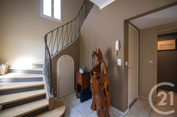 Maison à vendre  5 pièces - 163 m 2   LE LAVANDOU  - 83