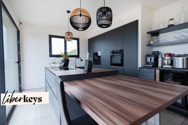 Villa contemporaine de 152m² - Draguignan (83) - Var - Vue exceptionnelle avec un grand terrain boisé en restanques