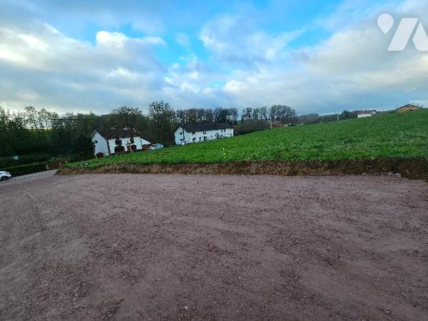 14104-2
A URIMENIL (88220) route d’Epinal
Un terrain à bâtir viabilisé