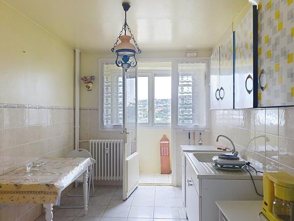 EXCLUSIVITÉ - SAINT-ÉTIENNE - T4 68,66 m² AVEC BALCON + LOGGIA - 3 CHAMBRES POSSIBLES - CAVE