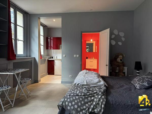 Maison - 17 pièces - 590 m²