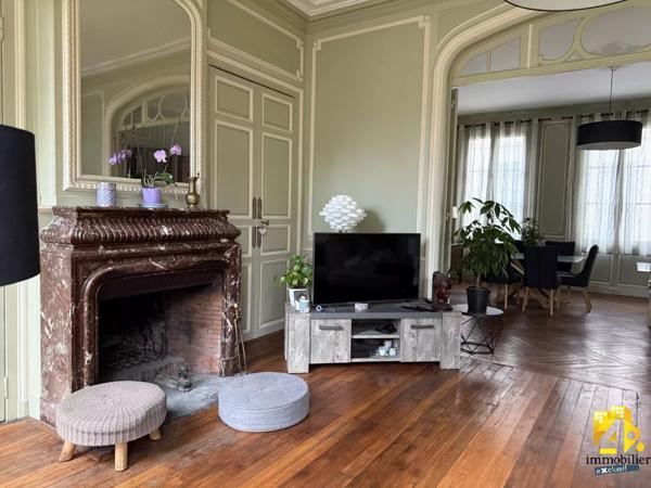 Maison - 17 pièces - 590 m²