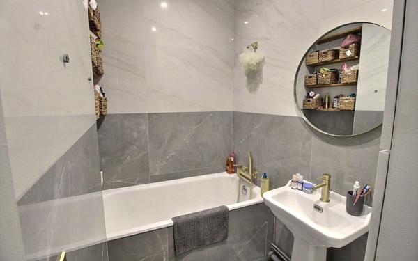 Appartement à vendre    3 pièces • 50,62 m2 Paris 6