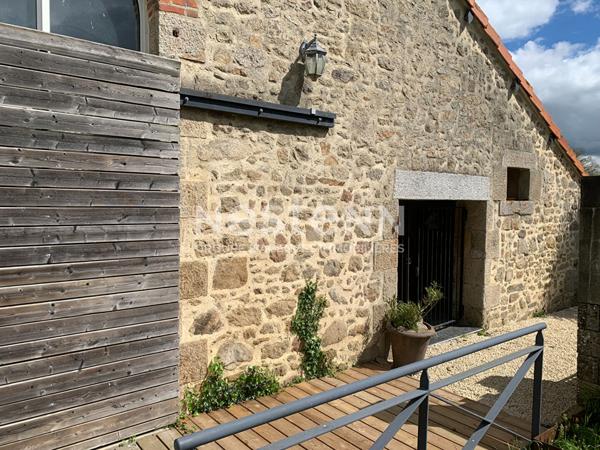 Belle maison ancienne rénovée de 259m² sur un terrain de plus de 2 hectares